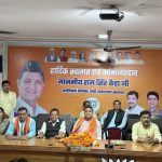 नव नियुक्त कैबिनेट मंत्री का भाजपा नैनीताल द्वारा हुआ भव स्वागत, बंटी मिठाई,,,,,।