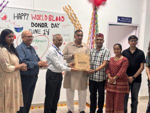 विश्व रक्तदाता दिवस पर आधारशिला रक्तदान समूह सम्मानित,,,,  रक्तवीर बन रहे जरूरतमंदों के जीवन की उम्मीद।