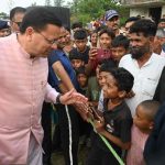 बच्चों के बीच पहुंचे मुख्यमंत्री, यादगार बने यह खास पल..।