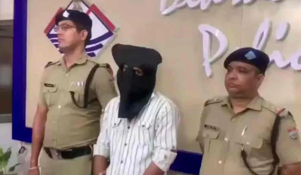 देहरादून :- 300 रुपये के लिए तीन मर्डर, पेचकस से प्लंबर ने बुजुर्ग दंपत्ति समेत 3 को उतारा मौत के घाट,,।